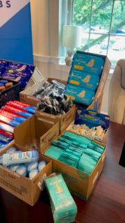 Hygiene supplies have been delivered! 🧼🛁🫧🪥

Back in May, funds were raised to support our hygiene kits. Today, those donations have made it possible for our clients to have hygiene essentials that can help them feel dignified and cared for. 

Thank you so much for your generosity 🤍